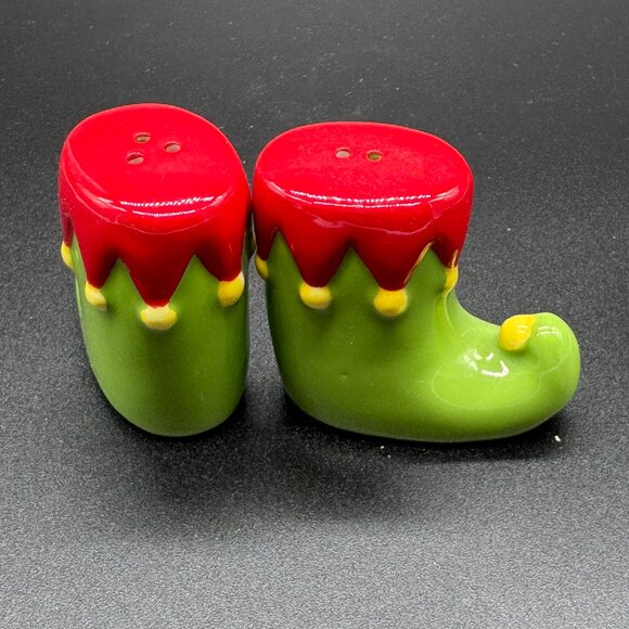 Christmas Elf Shoes Salt and Pepper Novelty Shakers Small Green and Red Hallmark - Picture 4 of 7